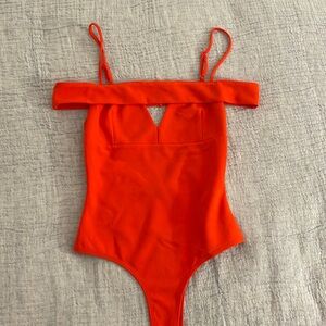 Lulus Strapless Red Off the Shoulder Sleeveless Sweetheart Bodysuit